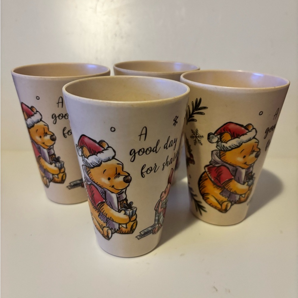 Winnie the Pooh “A Good Day of Sharing” Plastic Tumblers. Set of 4